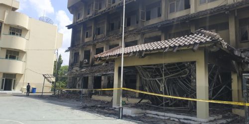 Suasana gedung A SMK Yadika 6 Bekasi, Jawa Barat, pascakebakaran. (Foto: Medcom.id/Antonio)