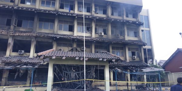 Pemkot Bekasi Bantu Meubelair SMK Yadika 6