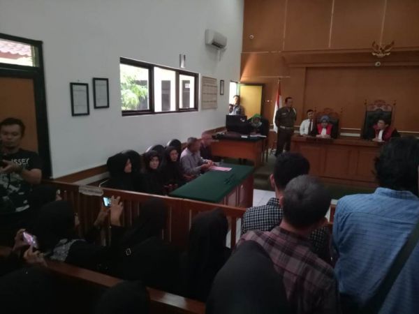 Rapat Musyawarah Hakim Menunda Putusan Perdata First Travel