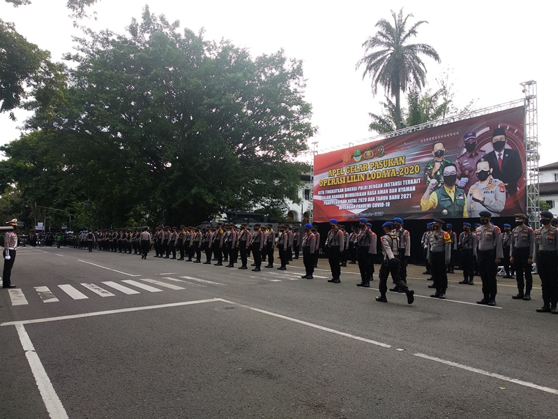 Petugas gabungan melakukan apel siaga Ops Lilin Lodaya 2020