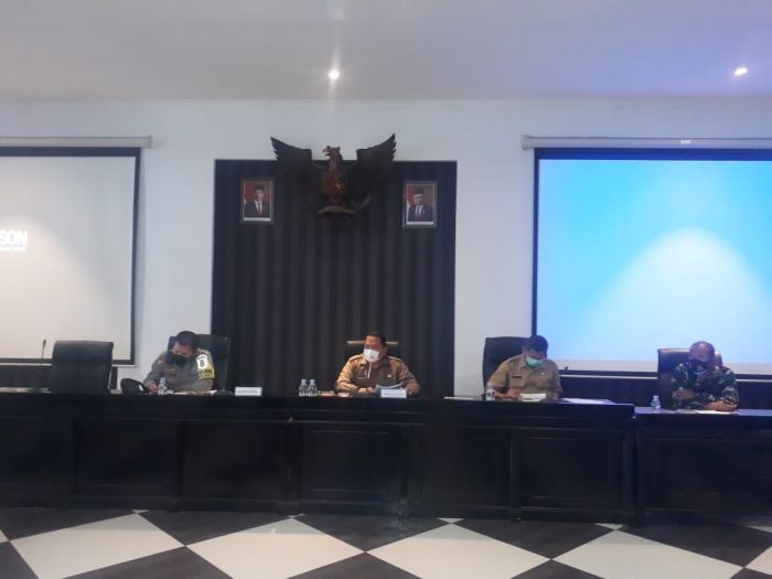 Satgas Penanganan Covid-19 Karawang menggelar rapat sosialisasi PSBM, Senin, 28 Desember 2020. MI/Cikwan Suwandi