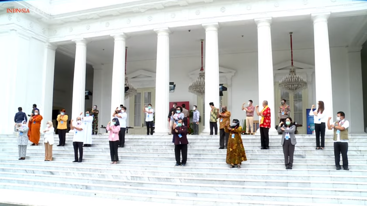 Sesi foto kegiatan vaksinasi di Istana Negara, Rabu, 13 Januari 2021. (Sumber: YouTube/Sekretariat Presiden)