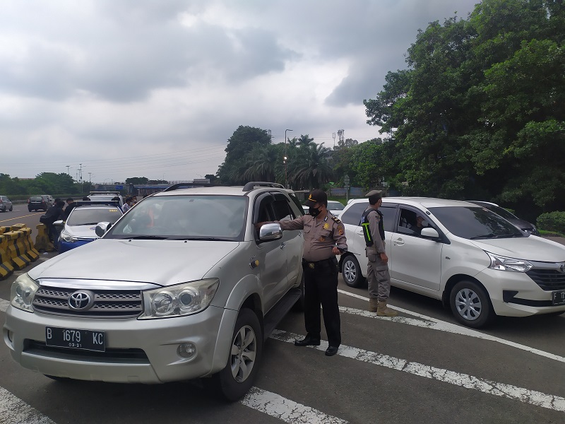 Pos penjagaan di Pintu keluar Tol Baranangsiang Bogor Jawa Barat. (Foto: Medcom.id/Rizky)