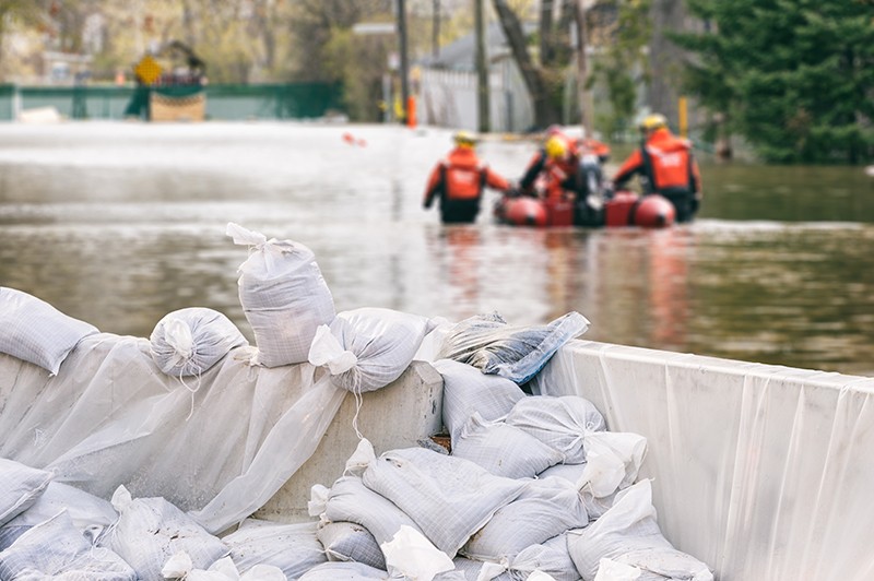 Kabupaten Bekasi Banjir, Tim Penyelamat Diterjunkan untuk Evakuasi Warga