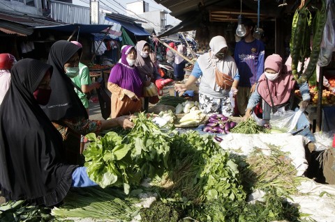 Pemkot Depok Vaksinasi 213 Pedagang Pasar Tradisional