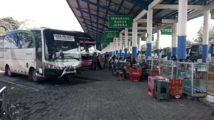 Terminal Bus Tipe A Indihiang, Tasikmalaya, melayani pemeriksaan covid-19 dengan GeNose C19. MI/Kristiadi