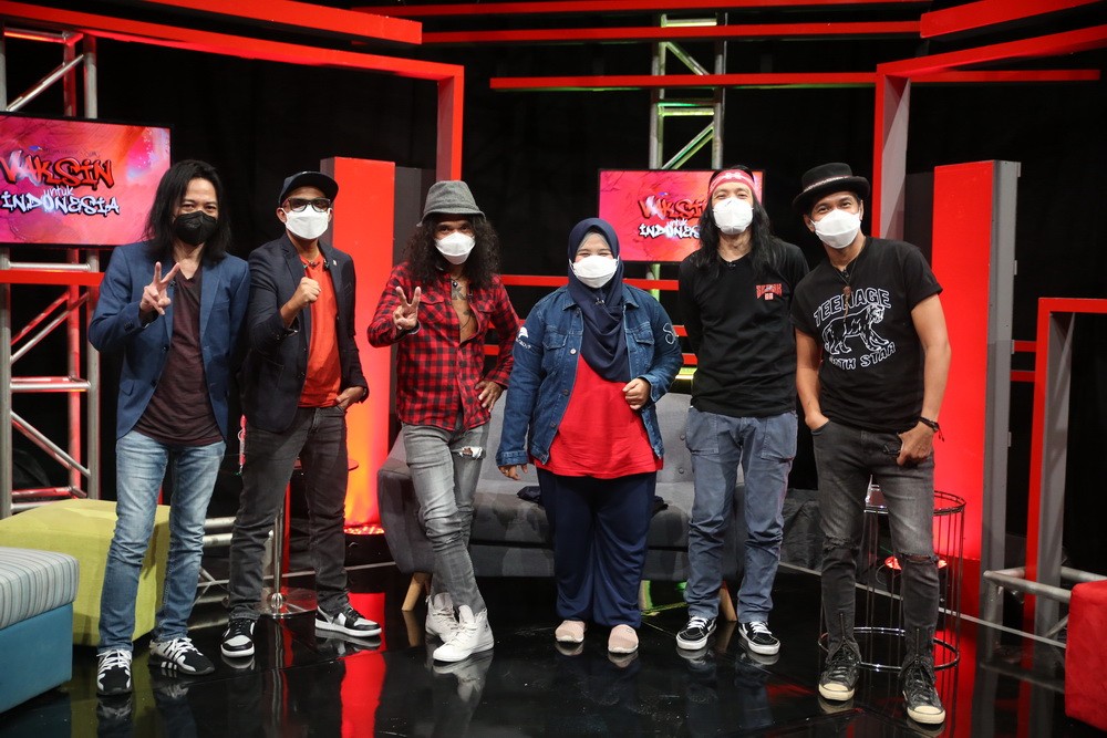 Slank bersama tamu vakin untuk indonesia episode 4. Foto: Metro TV