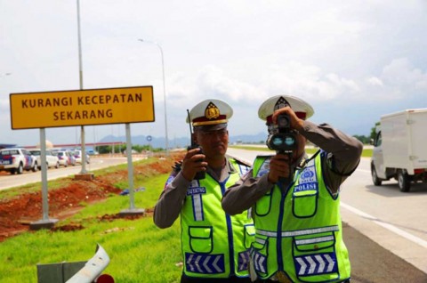 Batas kecepatan di jalan tol 60-100 km per jam. 9Comm