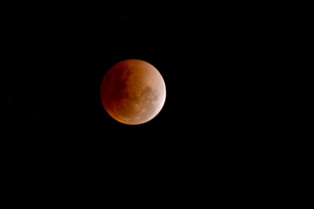 Besok Super Blood Moon, Begini Cara Menyaksikannya!