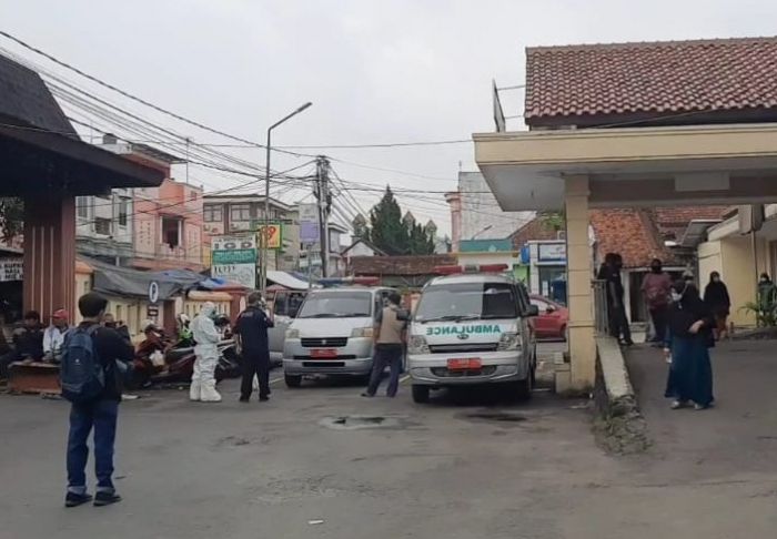 RS Hampir Penuh, Pasien Covid-19 Kota Tasikmalaya Jalani Perawatan Darurat di Ambulans