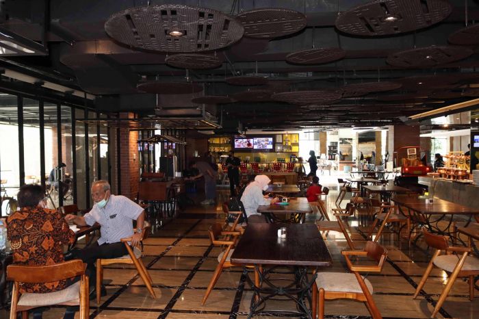Keadaan restoran di DKI selama pandemi covid-19. Foto:MI/Adam Dwi