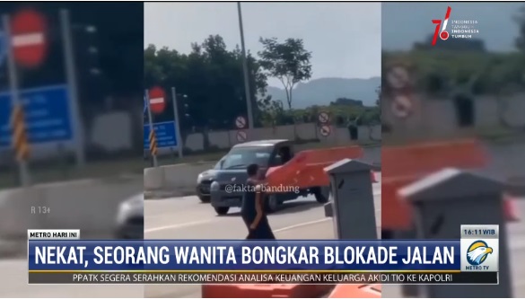 Viral, Wanita Mengamuk Bongkar Blokade di Tol Soreang