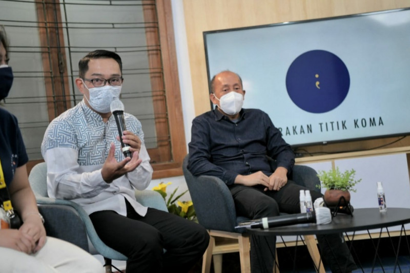Gubernur Jawa Barat (Jabar) Ridwan Kamil saat menghadiri Talkshow dan Konsultasi Psikologi Mental Illness di Kota Bandung, Sabtu (4/9/2021). (ANTARA/HO-Humas Pemprov Jabar)