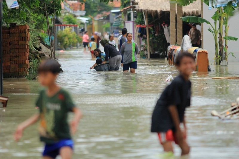Ilustrasi banjir di Cirebon. (Foto: ANTARA/Dedhez Anggara)
