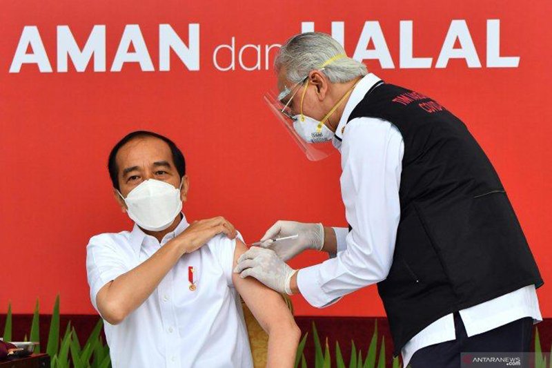 Presiden Jokowi Bakal Terima Vaksin <i>Booster</i> pada 2022
