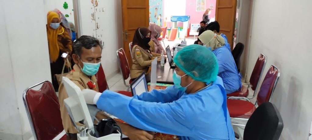 Ilustrasi vaksinasi covid-19 guru di Kota Bekasi. (Foto: MI/Rudi Kurniawansyah)