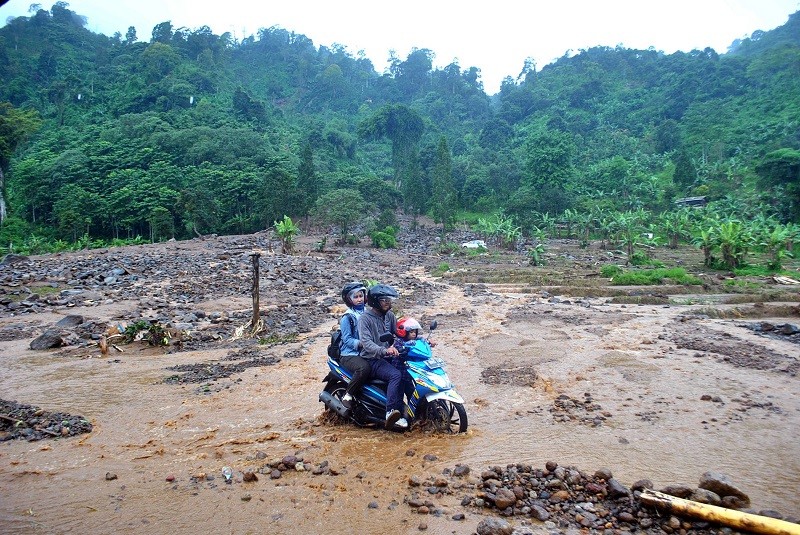 Ilustrasi banjir bandang di Sukamakmur, Bogor, Jawa Barat. (Foto: ANTARA/ARIF FIRMANSYAH)
