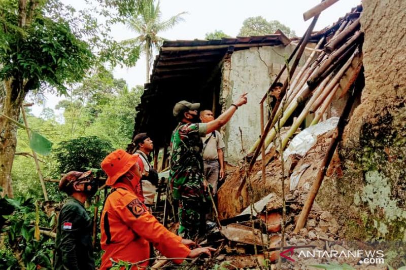 Banjir Hingga Angin Kencang Terjang Sukabumi, Fasilitas Umum dan Rumah Warga Rusak