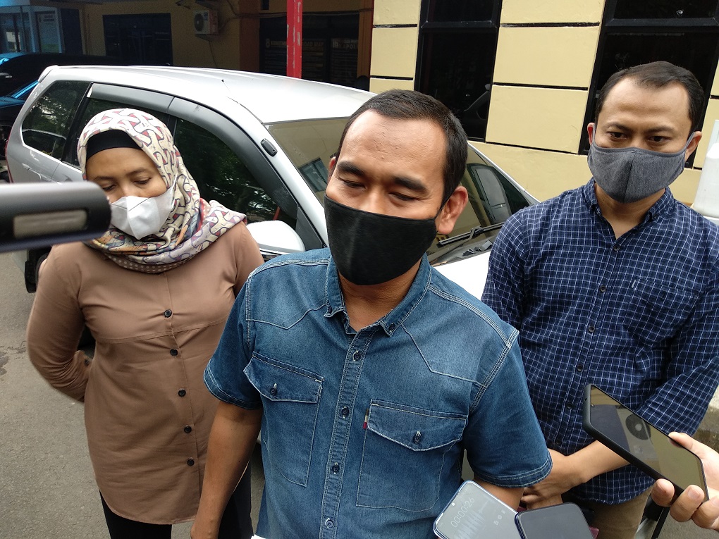 Cemburu Istri Komunikasi dengan Pria Lain di TikTok, Suami di Bandung Lakukan KDRT