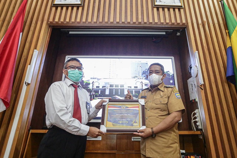 Pemkot Bandung terima penghargaan WTP