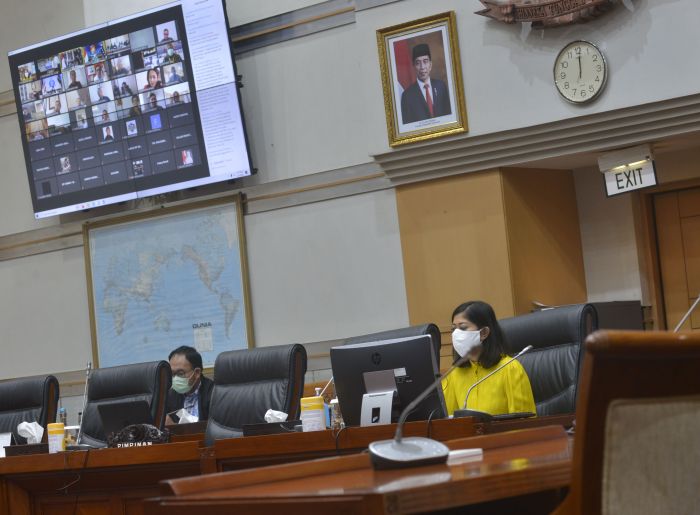 Ketua Komisi I DPR RI, Meutya Hafid, menyampaikan dirinya beserta 5 anggota Komisi I DPR positif covid-19. Foto: MI/M. Irfan