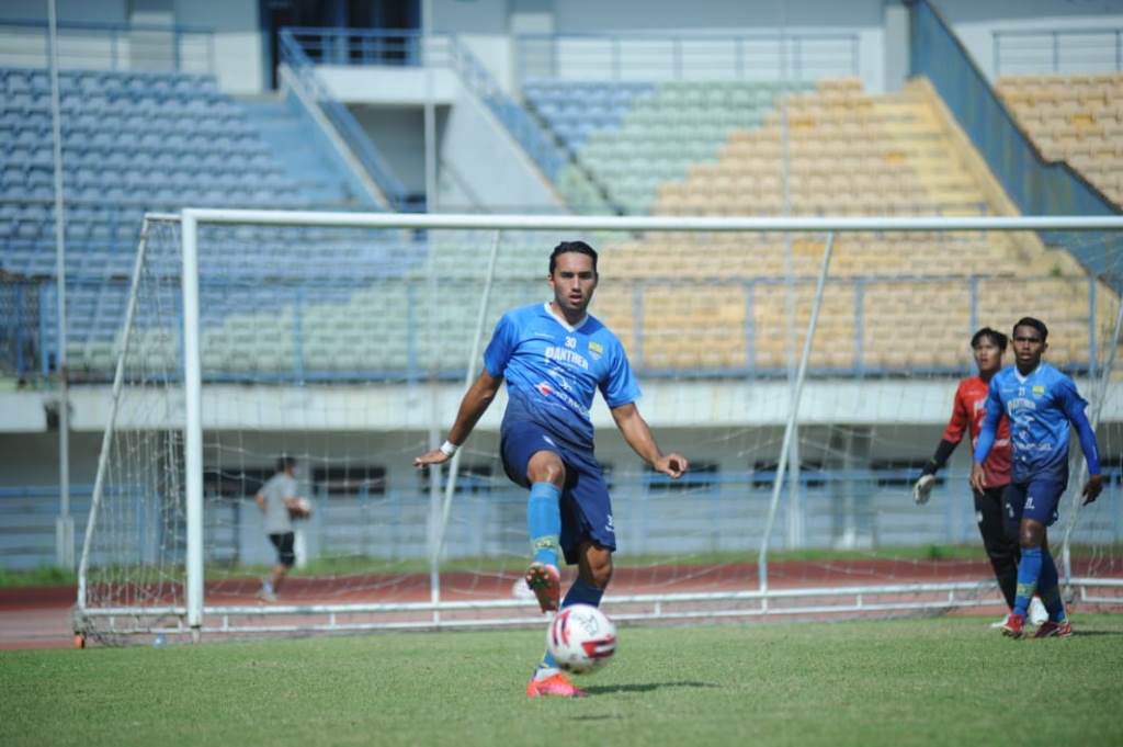 Ezra Walian. (Foto: dok. Persib)