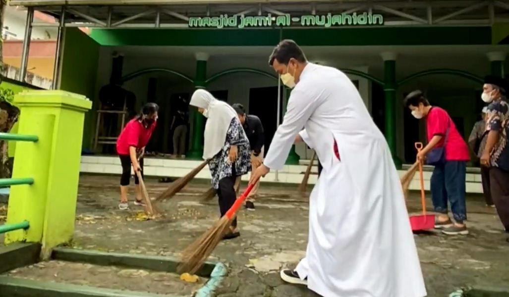 Trisna Kegiatan ini tidak hanya diikuti oleh umat muslim. Foto: MGN/Yosep