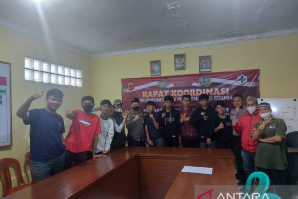Polisi Damaikan 2 Kubu Remaja Perang Sarung di Sukabumi