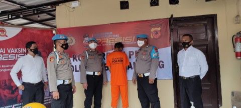 Pelaku begal yang menusuk korbannya di Kota Bandung, berhasil ditangkap. Foto: Medcom/Roni