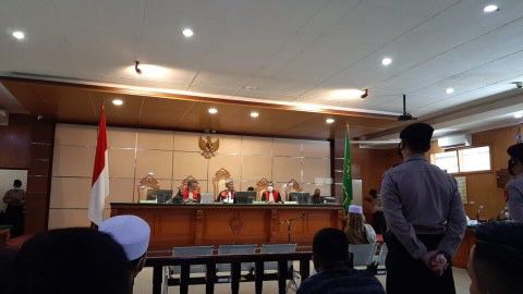 Sejumlah saksi menjalani pemeriksaan kasus dugaan penyebarang berita bohong oleh Bahar bin Smith di Pengadilan Negeri Bandung. Foto: Medcom.id