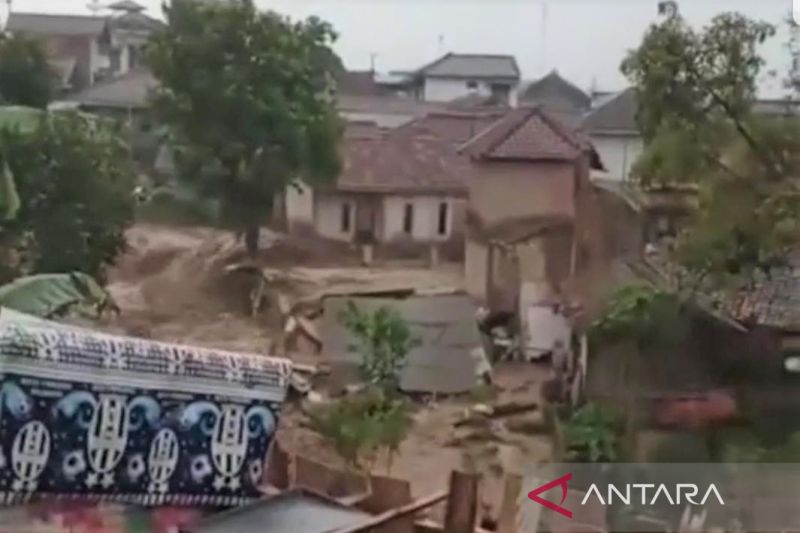 Banjir Bandang Terjang Ciwidey, 9 Rumah dan 1 Masjid Rusak