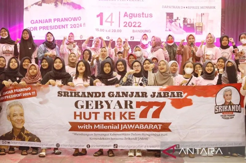 Relawan Srikandi Ganjar Jawa Barat pada kegiatan Gebyar HUT RI ke 77 di Gedung Maduma Bandung, Jawa Barat, Minggu (14/08/2022).. (ANTARA/HO-Relawan Ganjar)