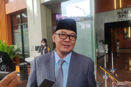 Plt Bupati Bogor Iwan Setiawan di Cibinong, Kabupaten Bogor, Jawa Barat. (ANTARA/M Fikri Setiawan)