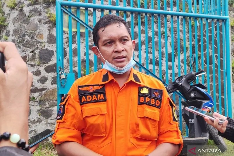 Kepala Seksi Kedaruratan BPBD Kabupaten Bogor Adam Hamdani di Bogor, Jawa Barat. (ANTARA/M Fikri Setiawan)