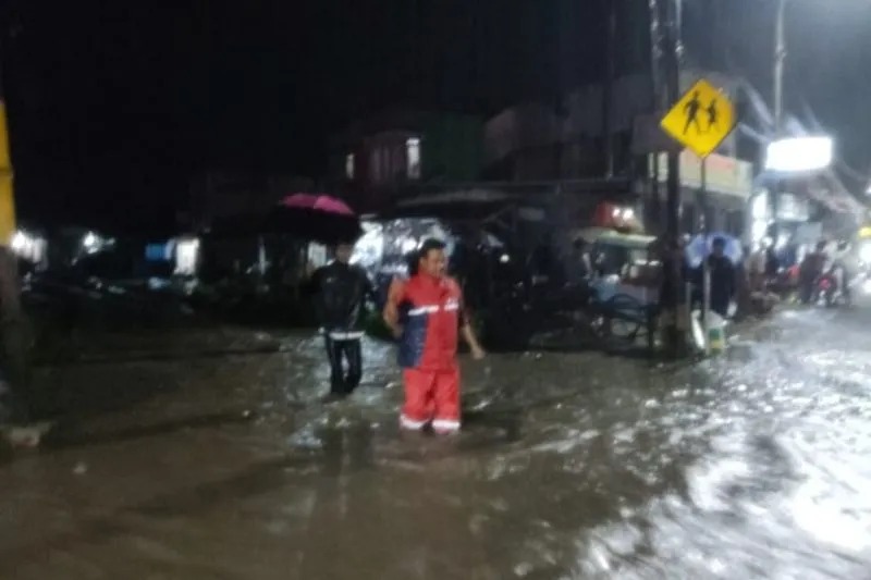 Terendam Banjir, Polisi Amankan Jalur Penghubung Bandung-Garut