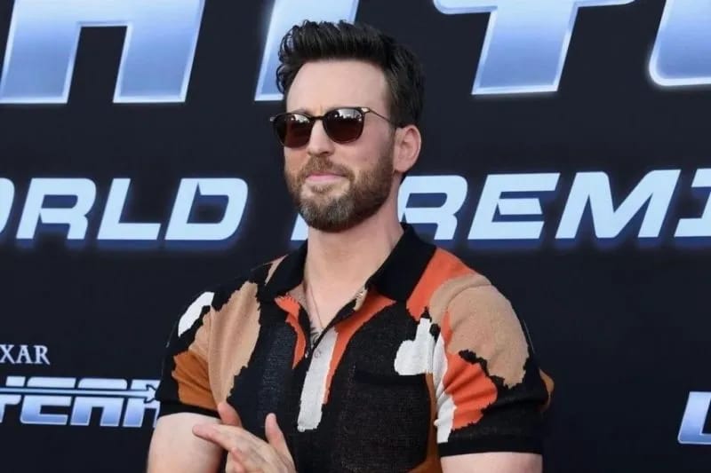 Chris Evans Jadi Pria Terseksi 2022 Versi Majalah People  