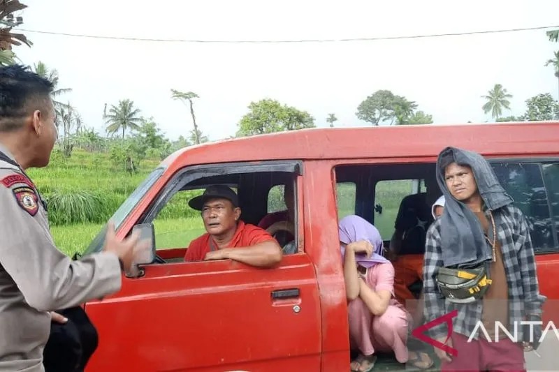 Warga Diminta Tak Adang Kendaraan Bansos untuk Korban Gempa Cianjur