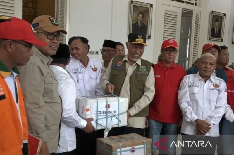 Pemprov Sumatra Barat Kirim 1,3 Ton Rendang untuk Korban Gempa Cianjur