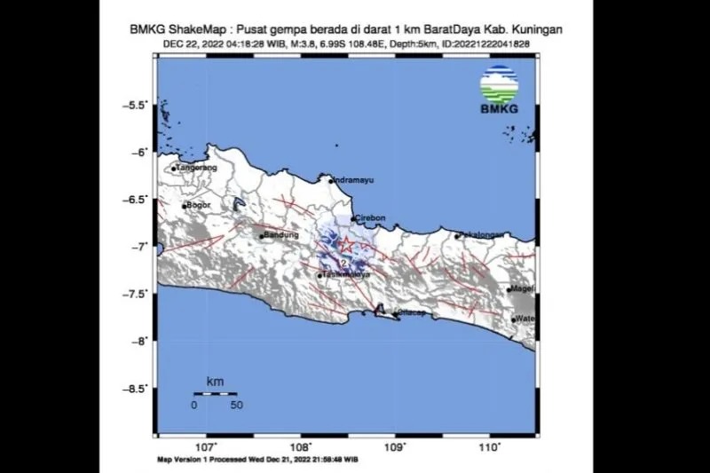 Tangkapan layar peta guncangan gempa magnitudo 3,8 di wilayah Kabupaten Kuningan, Jawa Barat yang berlokasi di darat pada kedalaman 5 km, pukul 4.18 WIB, Kamis (22/12/2022). (FOTO ANTARA/HO-BMKG)