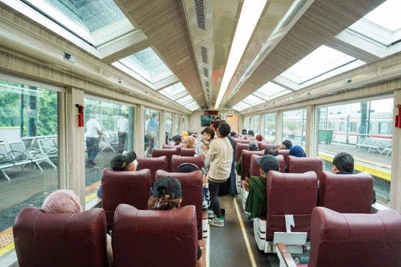 Ilustrasi suasana di dalam Kereta Panoramic yang dikelola oleh KAI Wisata. (PT KAI)