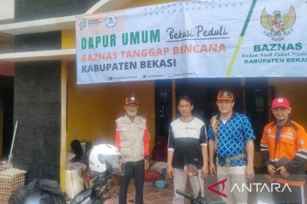Baznas Kabupaten Bekasi Dirikan Dapur Umum Bantu Korban Banjir