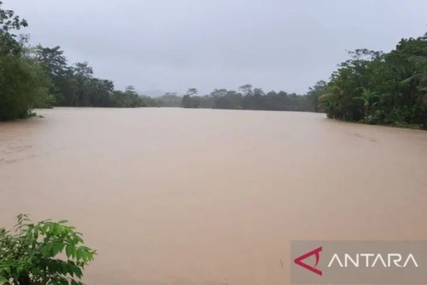 Banjir Putus Akses Jalan di Sukabumi