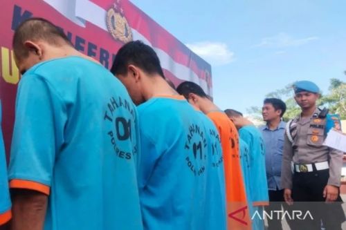 Belasan tersangka diduga pengedar narkotika berbagai jenis ditangkap Polres Cianjur, Jawa Barat, dari sejumlah kecamatan selama dua bulan terakhir.(ANTARA/Ahmad Fikri). ANTARA/Ahmad Fikri