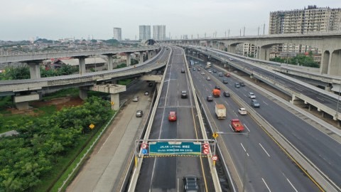 Suasana Jalan Tol Jakarta Cikampek arah Cikampek. Foto: Jasa Marga