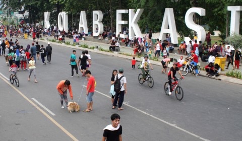 Kegiatan Hari Bebas Kendaraan (Car Free Day) di Kota Bekasi, Jawa Barat, dihentikan sementara selama bulan suci Ramadan 1444 Hijriah. Kegiatan yang rutin digelar setiap minggu tersebut ditiadakan mulai pekan ini.