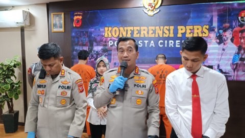 Kapolresta Cirebon, Kombes Arif Budiman (tengah), saat memberikan keterangan kepada wartawan. Medcom.id/ Ahmad Rofahan