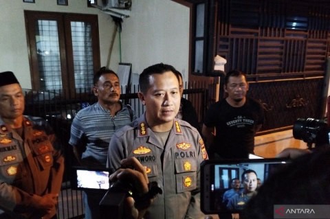 Jajaran Satuan Reserse Kriminal (Satreskrim) Polresta Bandung menangkap pelaku pembacokan terhadap mantan Ketua Komisi Yudisial (KY) Jaja Ahmad Jayus dan putrinya Rahmi Dwi Utami. Pelaku berinisial A ditangkap kurang dari 24 jam di rumahnya yang berlokasi