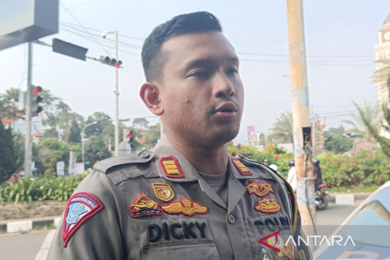 Kasatlantas Polres Bogor AKP Dicky Anggi Pranata di Kabupaten Bogor, Jawa Barat. Antara/M Fikri Setiawan