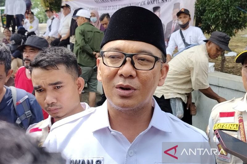 Plt Bupati Bogor Iwan Setiawan di Kabupaten Bogor, Jawa Barat. (ANTARA/M Fikri Setiawan)