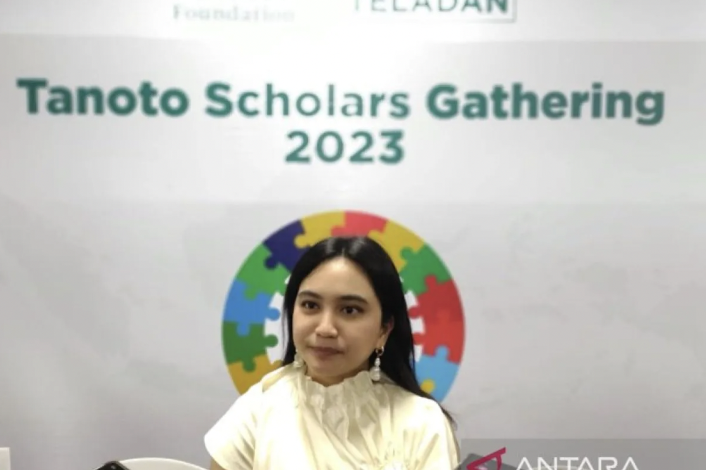 Rachel Amanda saat diwawancarai di Tanoto Scholars Gathering (TSG) yang diadakan di APRIL Learning Institute, Pangkalan Kerinci, Riau, Selasa (25/7/2023). (Foto: Ilham Kausar)